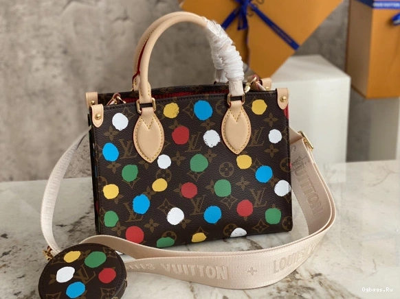 YK ONTHEGO VUITTON PM X LOUIS 0112